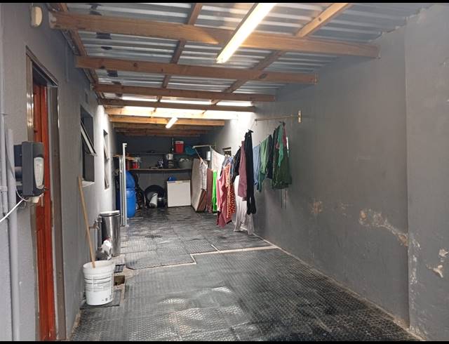 3 BEDROOM FREEHOLD FOR SALE IN ILITHA PARK
